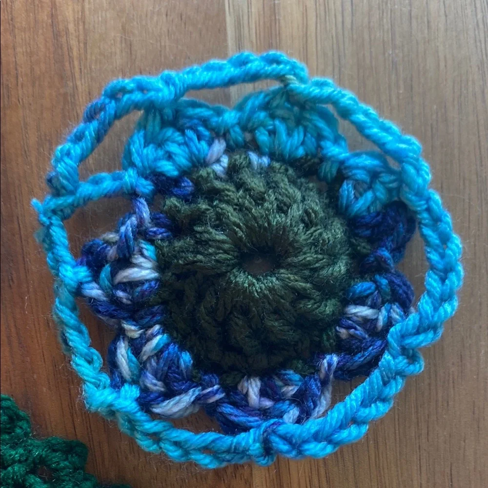 Handcrafted Crochet Flower Set Blue and Green - Picture 4 of 8